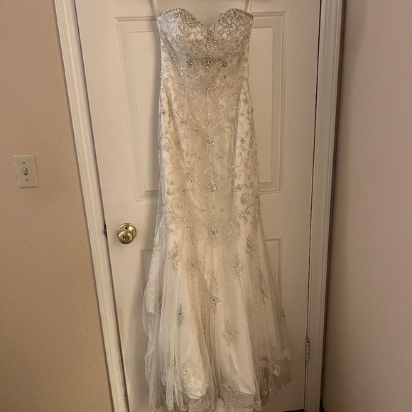 Wedding Dress - Picture 1 of 2